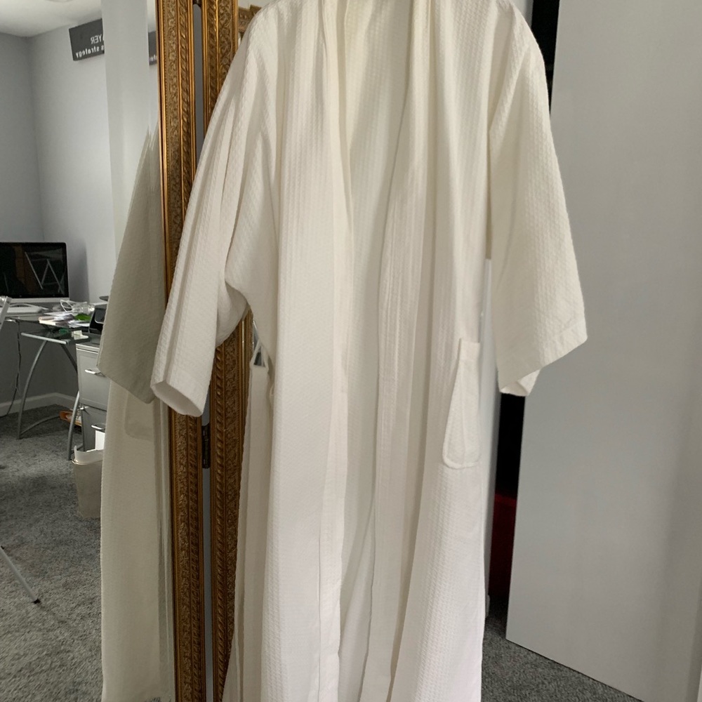 White hotel collection bathrobe